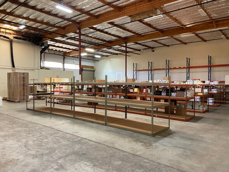 More Photos Of 986 Airway Ct, Santa Rosa Warehouse For Lease