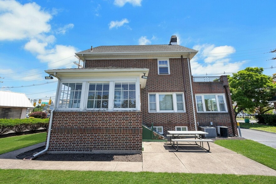 More Photos Of 225 Liberty St, Little Ferry Office For Sale