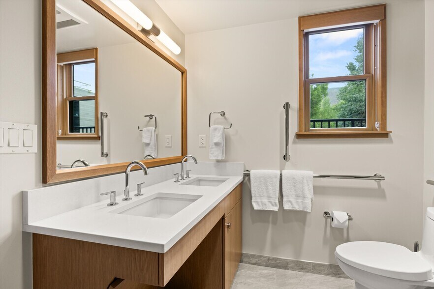 More Photos Of 122 W Main St, Aspen Office Residential For Sale