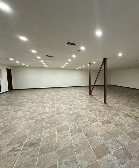 More Photos Of 6509 W Ken Caryl Ave, Littleton General Retail For Lease