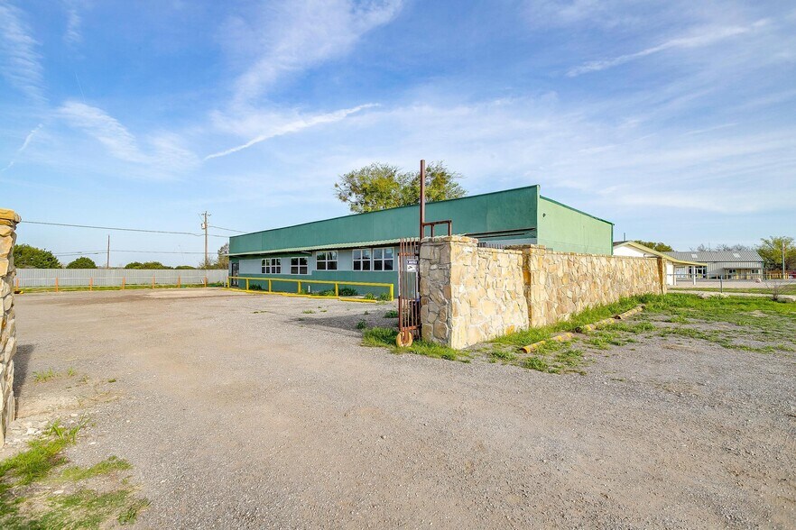 More Photos Of 4920 Tin Top Rd, Weatherford Office For Sale