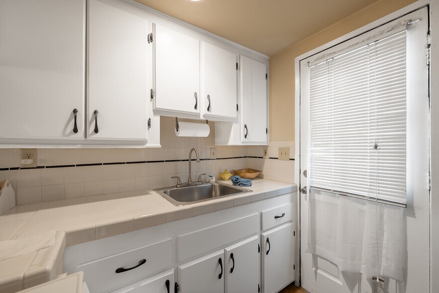 More Photos Of 646 S Grand St, Orange Apartments For Sale