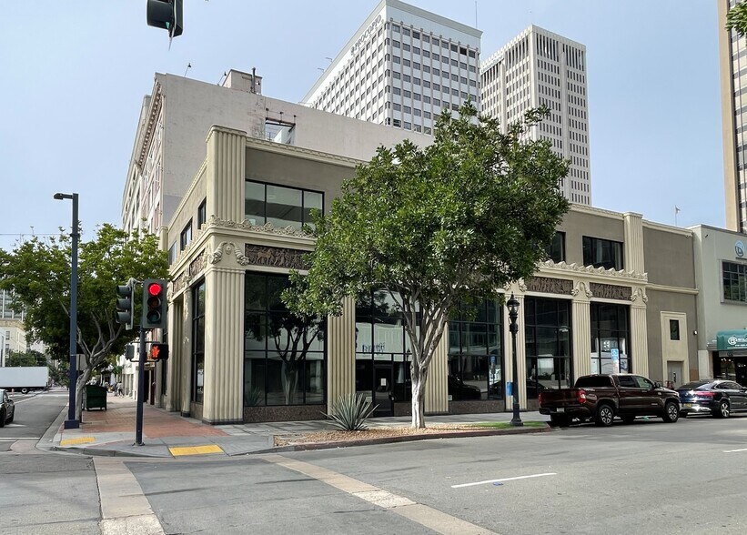 More Photos Of 640 C St, San Diego General Retail For Lease