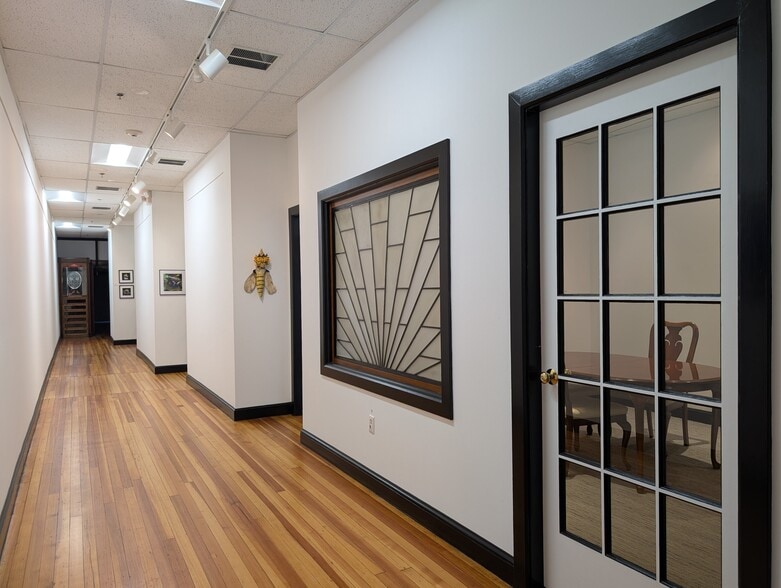 More Photos Of 921 Main St, Lynchburg General Retail For Lease