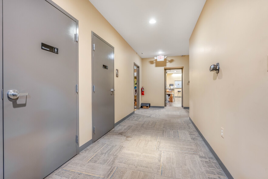 More Photos Of 255 Cumberland Trace Rd, Bowling Green Flex For Lease