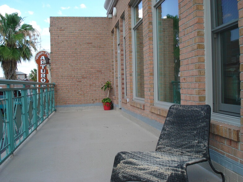 More Photos Of 1517 E 7th Ave, Tampa Storefront Retail Office For Lease