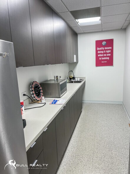 More Photos Of 3295 River Exchange Dr, Peachtree Corners Office For Lease