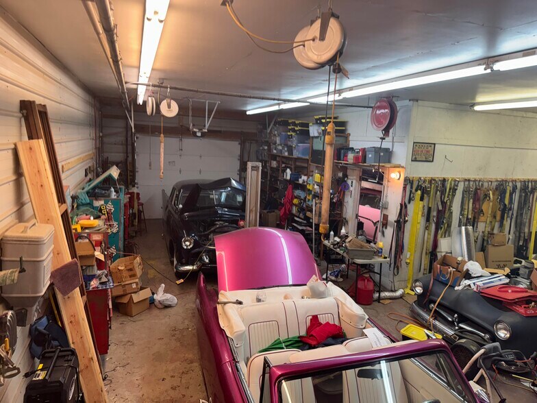 More Photos Of 818 Morton Ave, Bardstown Flex For Sale