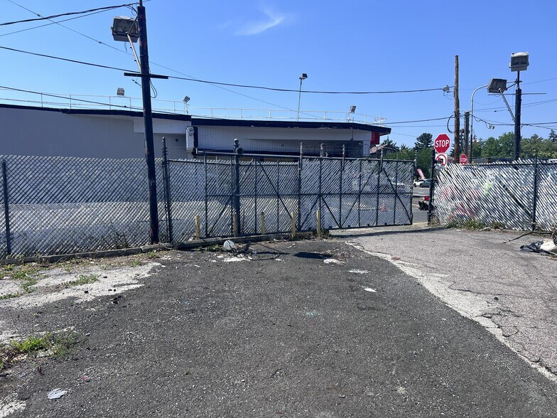 More Photos Of 6701 Old York Rd, Philadelphia Land For Lease
