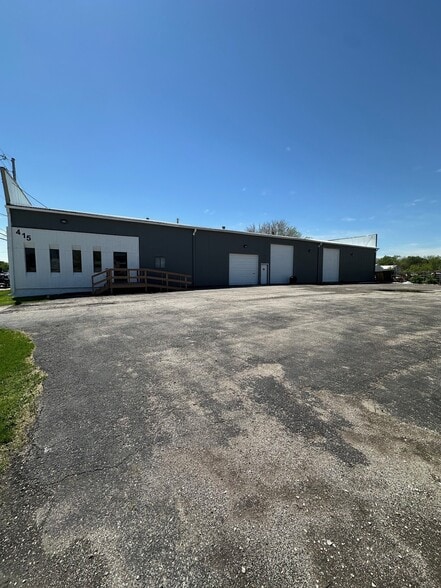 More Photos Of 415 S Kansas Ave, Olathe Warehouse For Lease