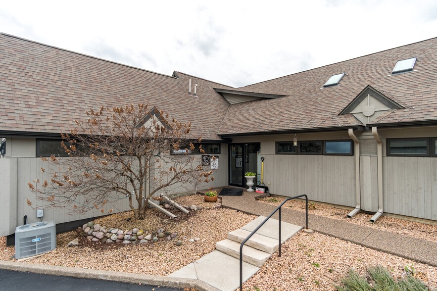 More Photos Of 601 McHugh Rd, Holmen General Retail For Lease