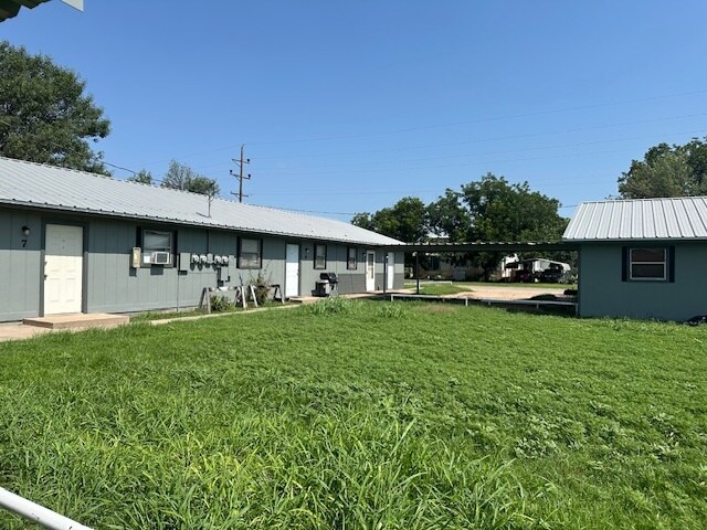 More Photos Of 701 S Avenue F, Haskell Hotel For Sale