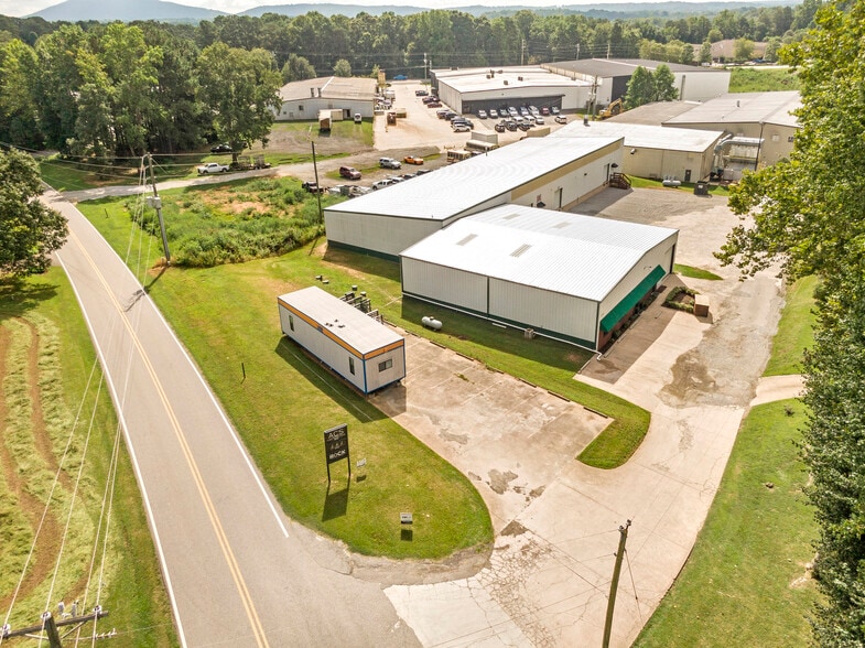 More Photos Of 3795 Evans Rd, Cumming Warehouse For Lease