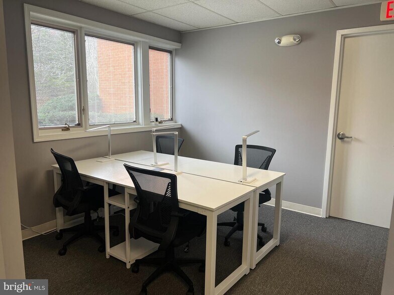 More Photos Of 401 Post Office Rd, Waldorf Office For Lease