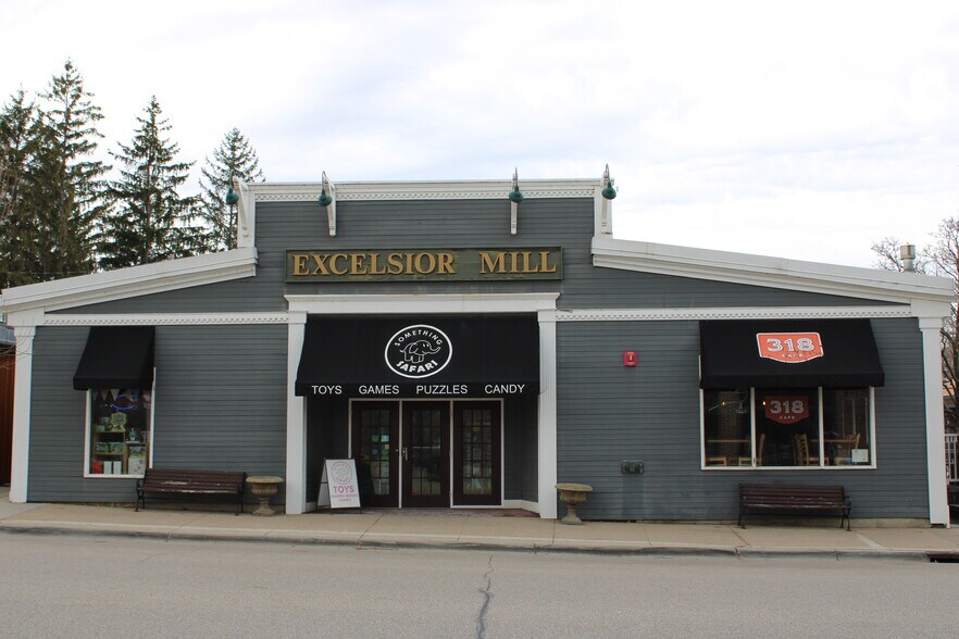 More Photos Of 310-340 Water St, Excelsior Freestanding For Lease