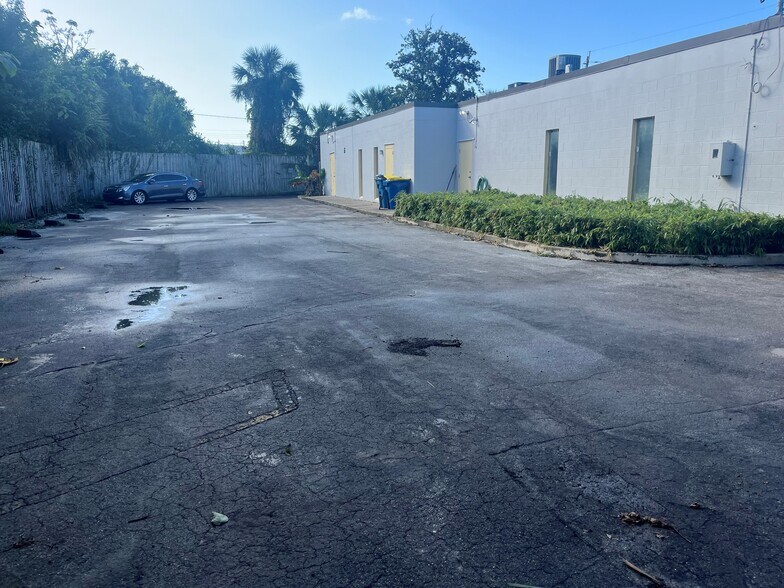 More Photos Of 835 Cesery Blvd, Jacksonville Medical For Sale