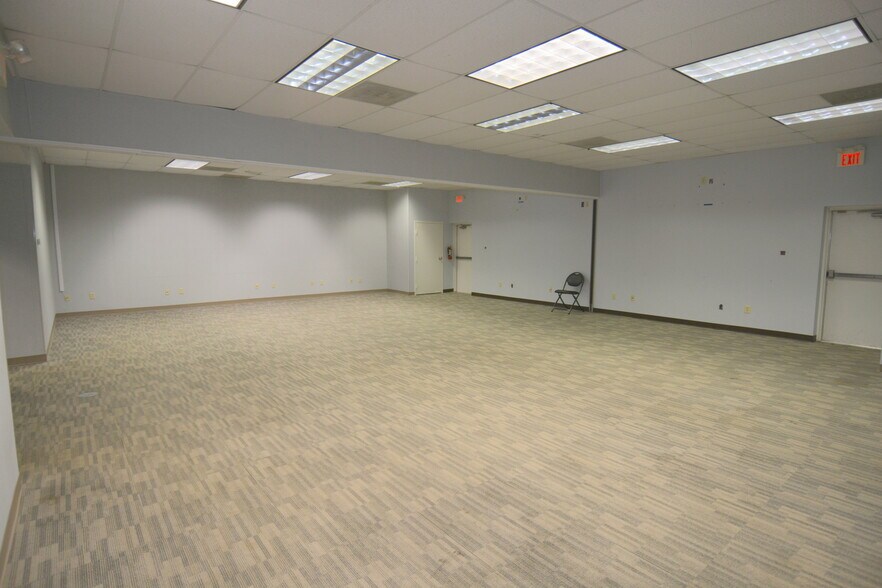 More Photos Of 651-691 Congress Park Dr, Washington Township Research And Development For Lease