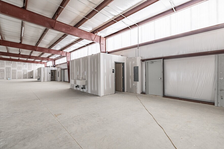 More Photos Of 8141 Pine Ridge Rd, Mechanicsville Light Distribution For Lease