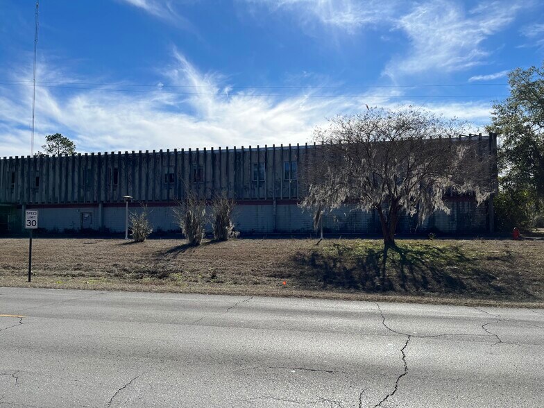 More Photos Of 407 E Ash St, Perry Medical For Sale