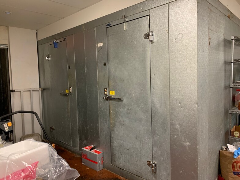 More Photos Of 1915 N Richmond St, Appleton Restaurant For Sale