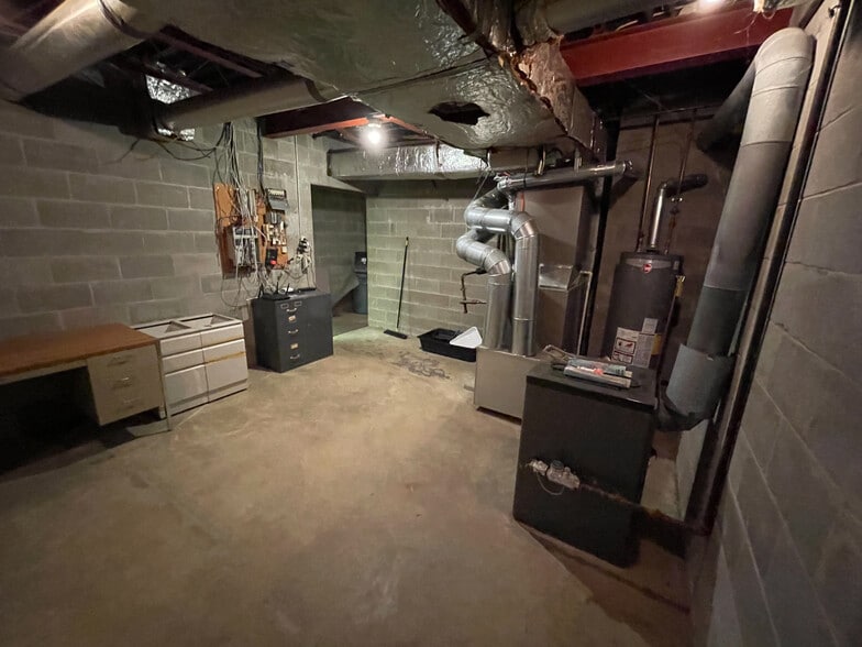 More Photos Of 1126 6th Ave, Beaver Falls Office For Lease