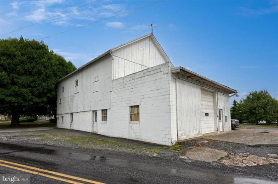 More Photos Of 2167 Main St, Lititz Flex For Sale