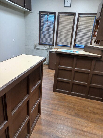 More Photos Of 4417 W Gore Blvd, Lawton Medical For Sale