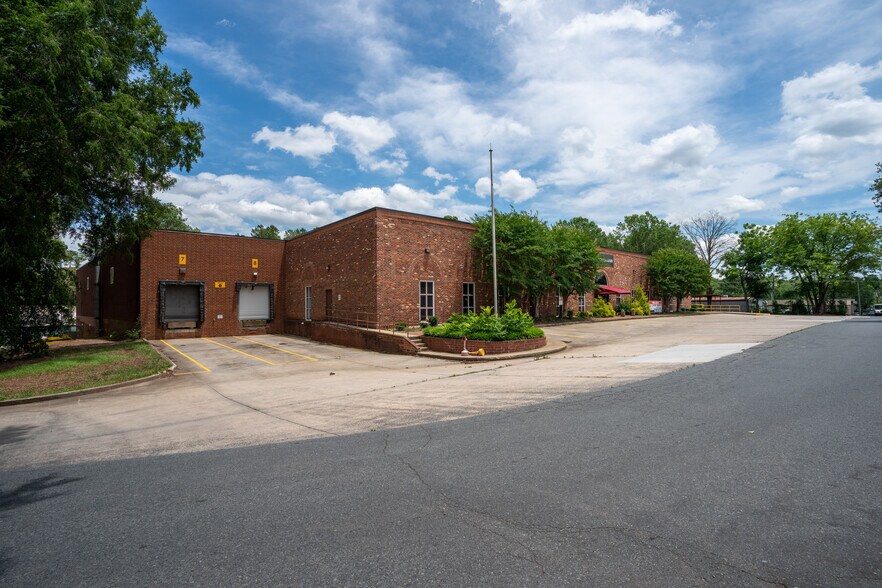 More Photos Of 11135 Monroe Rd, Matthews Distribution For Sale