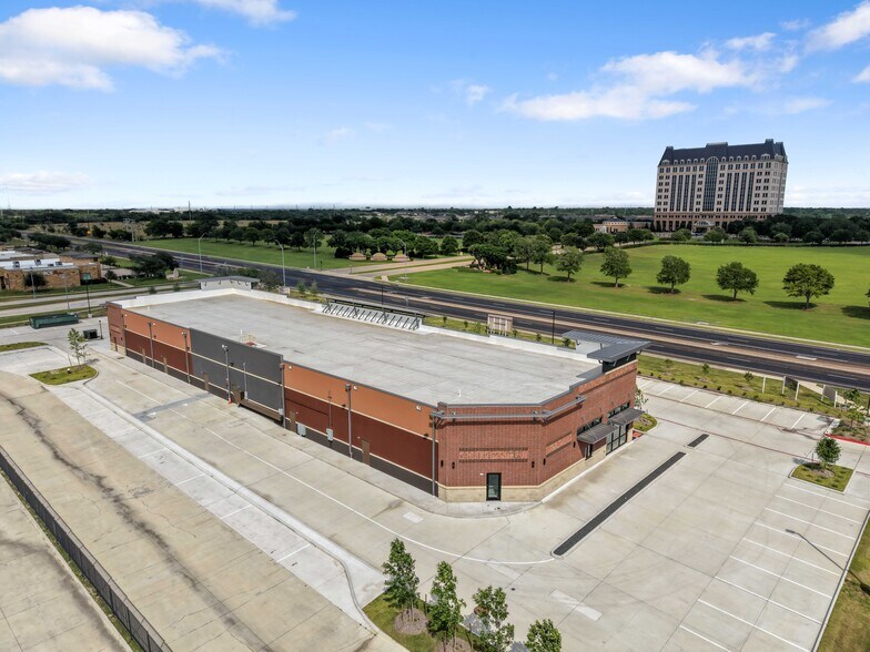 More Photos Of 3339-3349 University Drive, Bryan General Retail For Lease