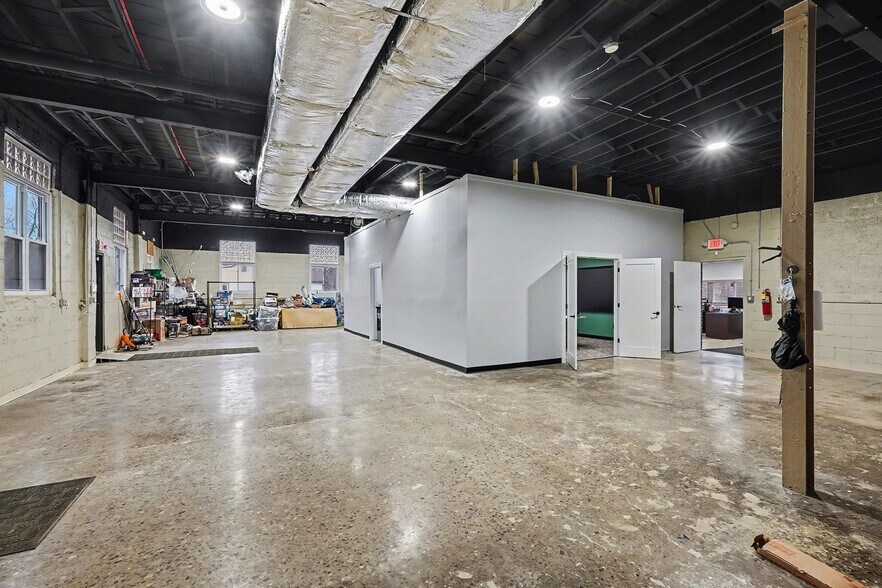More Photos Of 5650 Jamestown Rd, Shelby Township Warehouse For Sale
