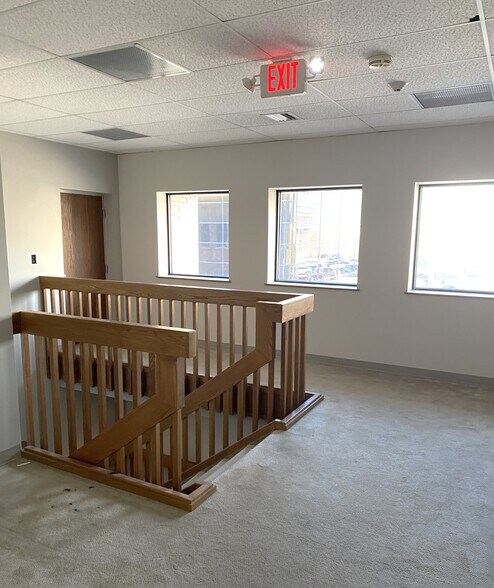 More Photos Of 115 Adams St, Muncie Office For Sale