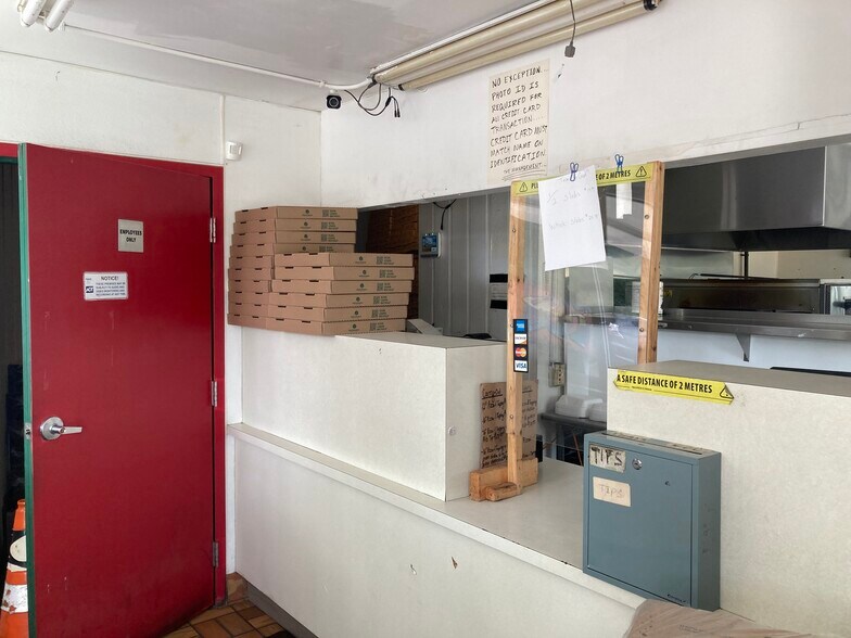 More Photos Of 2715-2719 W Broadway Ave, Minneapolis Fast Food For Sale