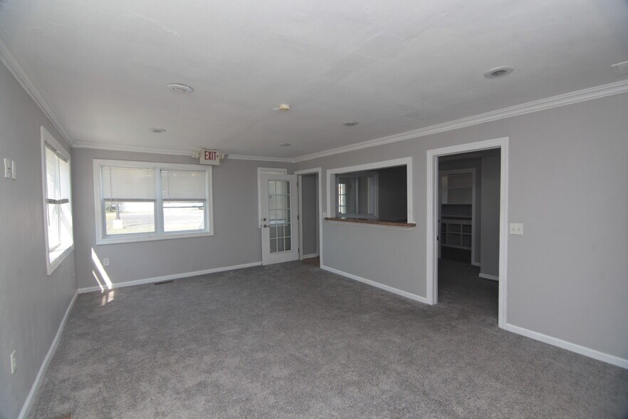 More Photos Of 124 3rd Ave W, Milan Office For Sale