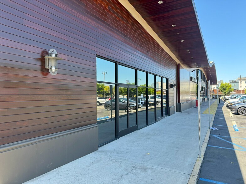 More Photos Of 2300-2306 E 7th St, Long Beach Freestanding For Lease