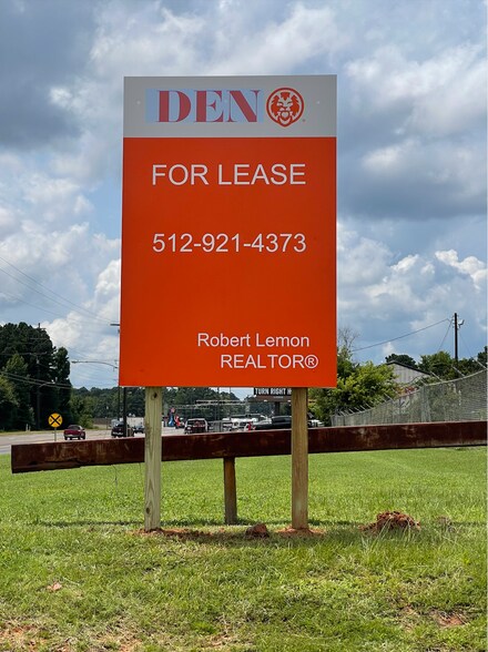 More Photos Of 413 S Eastman Rd, Longview Warehouse For Lease