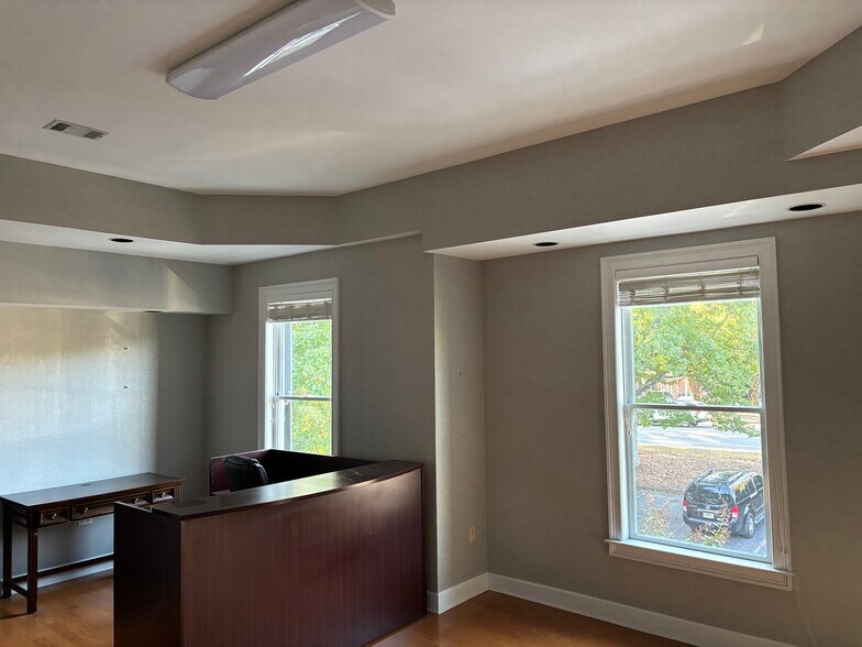 More Photos Of 1742 Mount Vernon Rd, Dunwoody Office For Lease