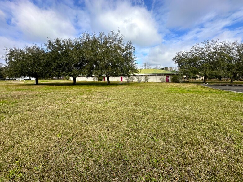 More Photos Of 2335 N Davis St, Jacksonville Religious Facility For Sale