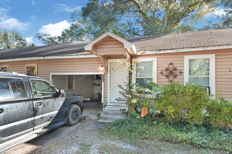 More Photos Of 404 W 3rd St, League City Manufactured Housing Mobile Home Park For Sale