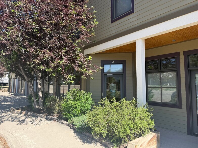 More Photos Of 195 S Lena St, Ridgway Medical For Sale