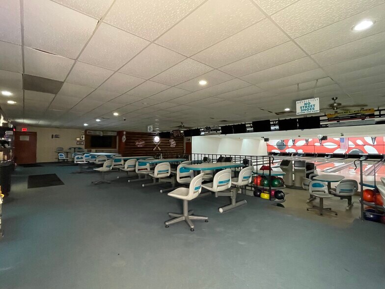 More Photos Of 8085 Highway 51, Minocqua Sports And Entertainment For Sale