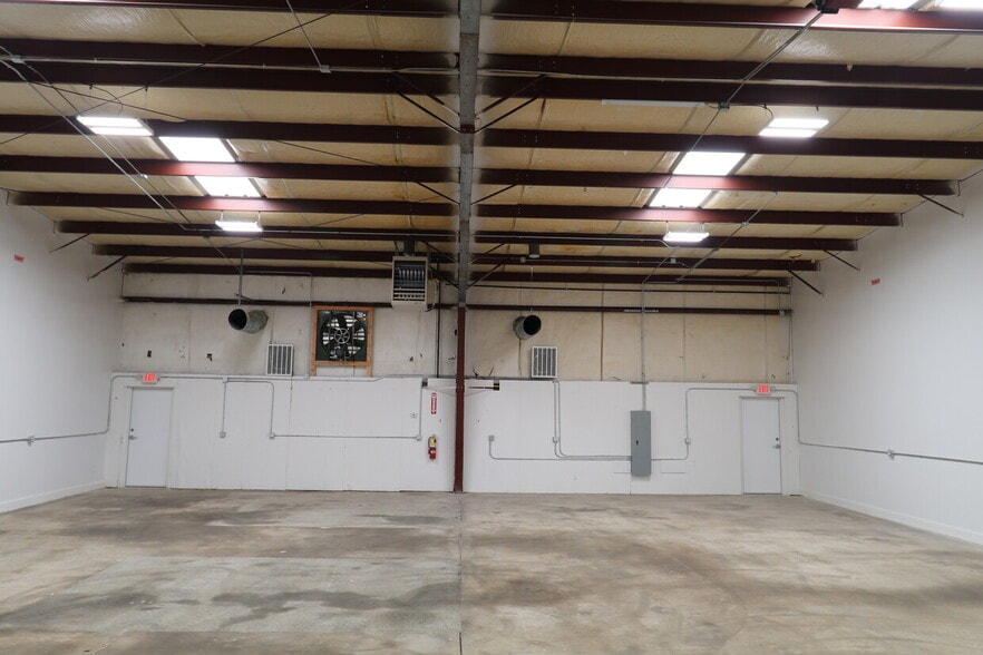 More Photos Of 76 Bay Creek Rd, Loganville Warehouse For Lease