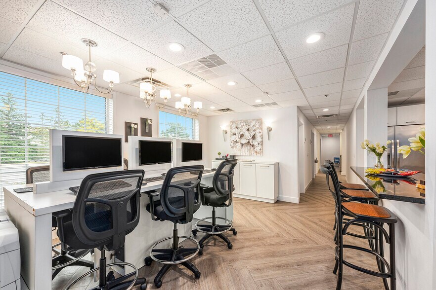 More Photos Of 47800 Gratiot Ave, Chesterfield Medical For Lease