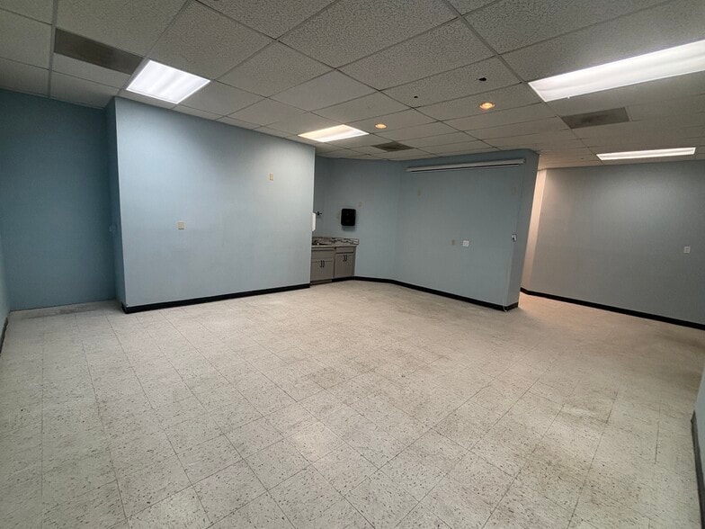 More Photos Of 1755 Airway Ave, Kingman Healthcare For Lease