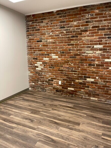 More Photos Of 2032 Wooddale Blvd, Baton Rouge Office For Lease