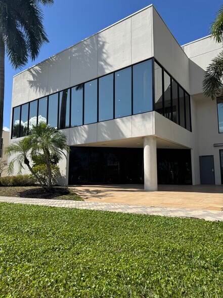More Photos Of 1680 SE 3rd Ct, Deerfield Beach Loft Creative Space For Lease