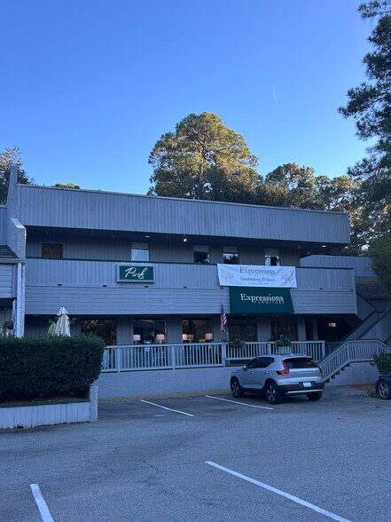 Primary Photo Of 37 New Orleans Rd, Hilton Head Island Coworking Space