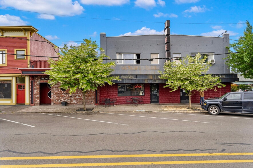 More Photos Of , Milwaukie General Retail For Sale