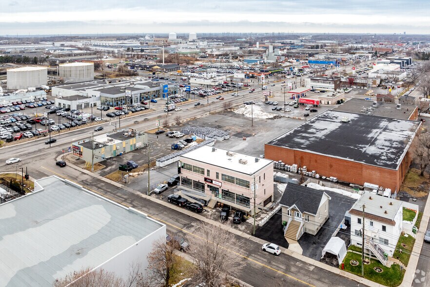 More Photos Of 2015-2025 Av Huitième, Montréal Office For Lease