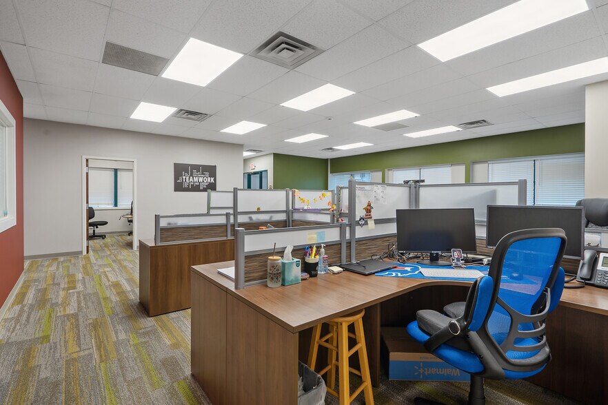 More Photos Of 91 E 1st St, Oswego Office For Sale