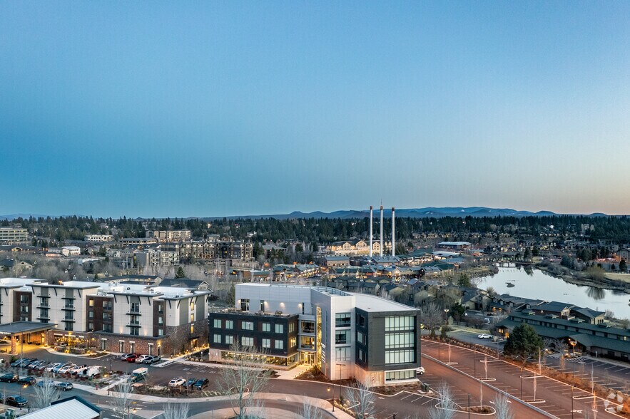 More Photos Of 721 SW Industrial Way, Bend Office For Lease